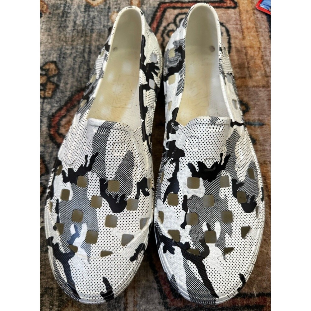 Vans Slip-On TRK Arctic Camo Men 8 Women 9.5 Water Shoes Black Marshmallow EUC